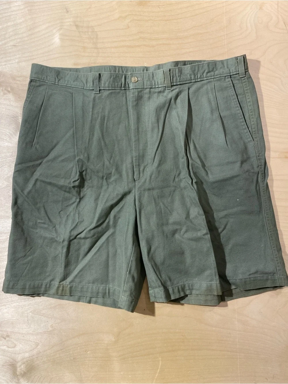Haggar Men's Olive Green Pleated Casual Shorts 44 (SX)